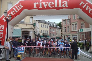 282 riders at the start of LA CHARLY GAUL A